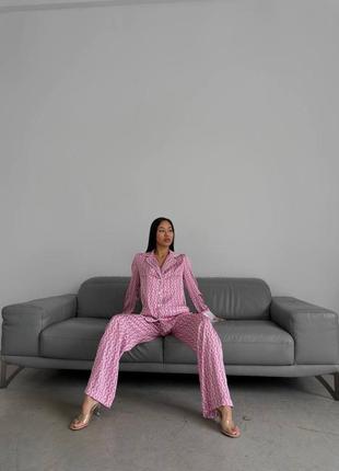 Шелковый сатиновый костюм в пижамном стиле в принт7 фото