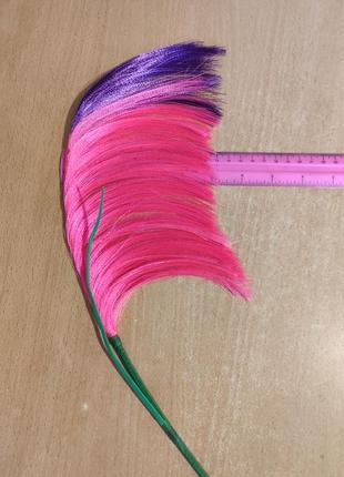 Пухнаста гілочка із атласних стрічок, пушистик для дома