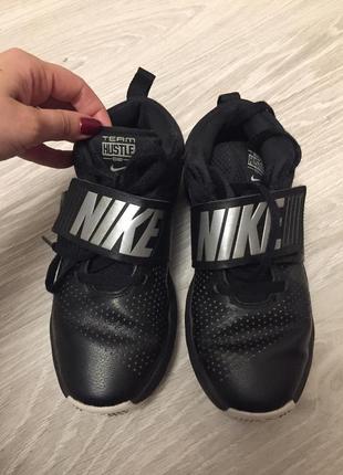 Кожаные кроссовки nike2 фото