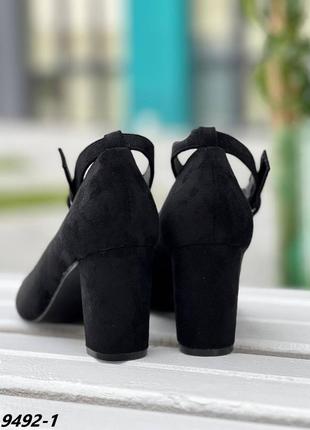 Черные невероятные туфли с острым носом на каблуке10 фото