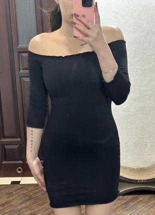 Платье черное осеннее