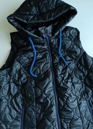 Стеганый удлиненный черный жилет весга осень с сумкой - шоппером5 фото