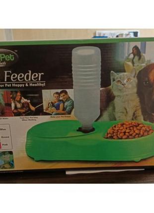 Миска для собак/котов с поилкой пластиковая pet feeder