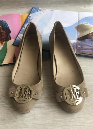 Кожаные туфли балетки