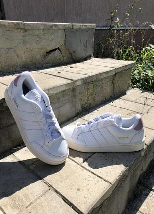 Кроссовки adidas court se