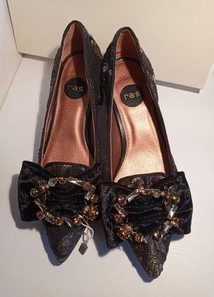 Шикарные туфли фирмы ras, италия
