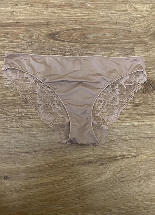 Шикарні, трусики, пудрового кольору, з заднього плану, з ажурною попою, нереально гарні, від бренду: h&m 👌