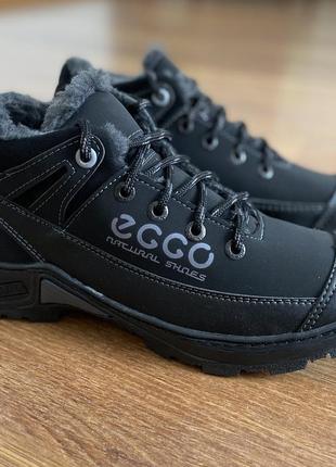 Зимние мужские ботинки черные нубуковые на шнурках спортивные теплые прошитые ( код 7632 )