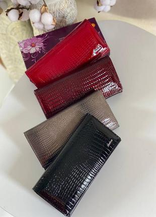 Кожаный кошелек