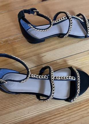 Сандалі босоніжки сабо guess