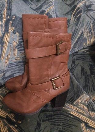 Чоботи жіночі