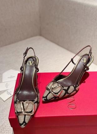 Туфли на каблуке босоножки ботинки кожаные туфли лодочки valentino zara