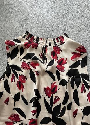 Атласна блуза в квіти