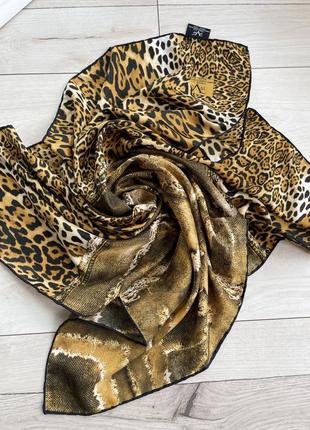 Versace 19-69 леопардовый платок4 фото