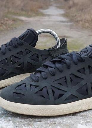 Жіночі кросівки adidas gazelle cutout