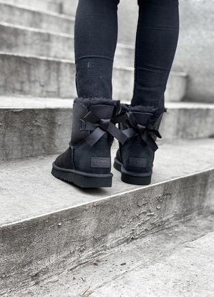 Черные угги натуральные ugg mini bailey bow4 фото