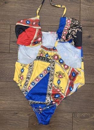 Стильный яркий гламурный эффектный откровенный сдельный купальник шторки с вырезами s-m