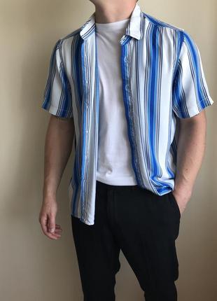 Стильная белая тенниска c&a, синяя, гавайка, шведка, рубашка на короткий рукав, в полоску, полоску, легкая, летнее, летняя, пляжная, накидка