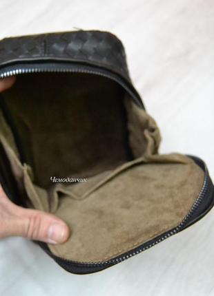 Чоловіча брендова сумка слінг на плече bottega veneta боттега венета чорна, брендові чоловічі сумки8 фото