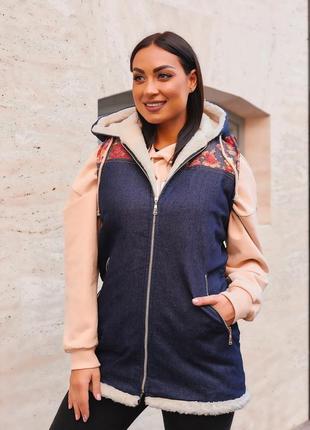 Женская теплая джинсовая жилетка на эко-меху, большие размеры 52-621 фото