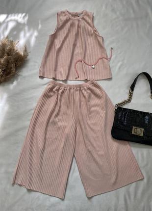 Комплект шорти-кюлоти і топ, пудровий комплект