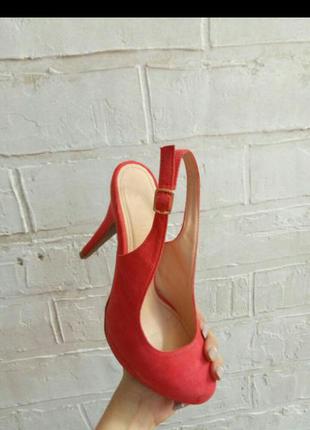 Красные туфли jennifer3 фото