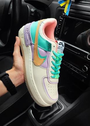 Женские кроссовки nike air force 1 shadow бежевые с цветным🔥2 фото