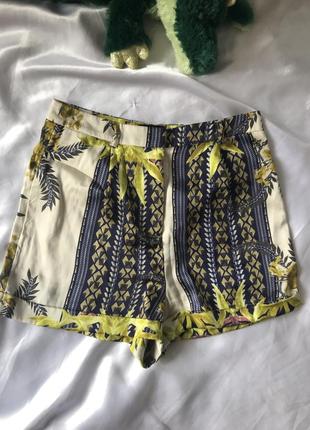 Фірмові шорти для дівчинки