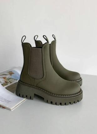 Ботинки женские в трех цветах