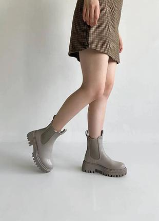 Ботинки женские в трех цветах