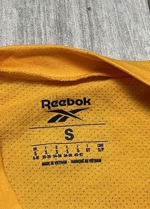 Крута спортивна укорочена футболка reebok9 фото