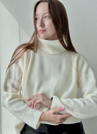 Базовый свитер