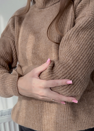 Базовый свитер