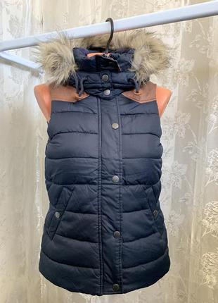 52/600  жилетка безрукавка h&m