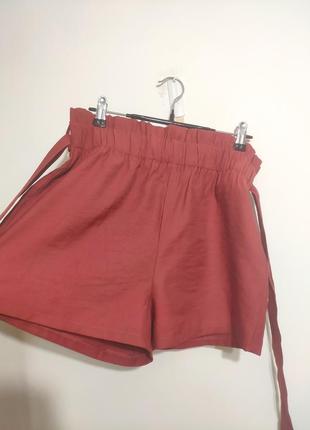 Стильные короткие шорты с поясом2 фото