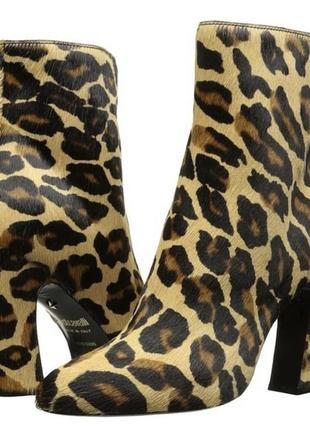 Just cavalli ботильоны на каблуке из меха пони/ ботинки на каблуке в леопардовый принт1 фото