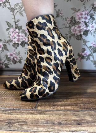 Just cavalli ботильоны на каблуке из меха пони/ ботинки на каблуке в леопардовый принт