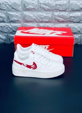 Женские кроссовки nike sb force skate white/red в белом цвете с красным значком новинка!