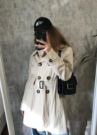 Тренч бежевого кольору під пояс від tesco