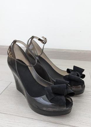 Нові босоніжки на танкетці