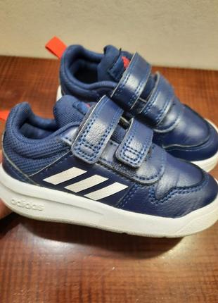 Идеальные кроссовки adidas, размер 22