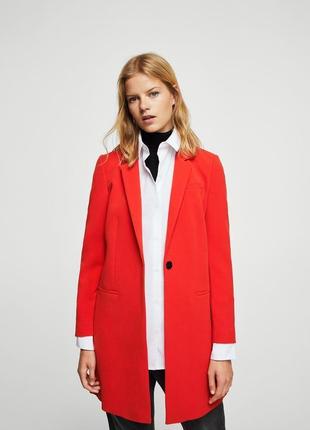 Mango пальто актуального цвета сезона