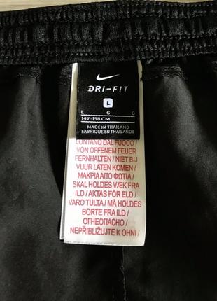 Nike оригінал класні шорти з кишенями з мʼякої, легкої тканини 5