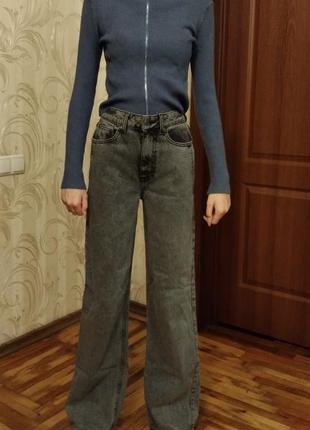 Продам женские джинсы