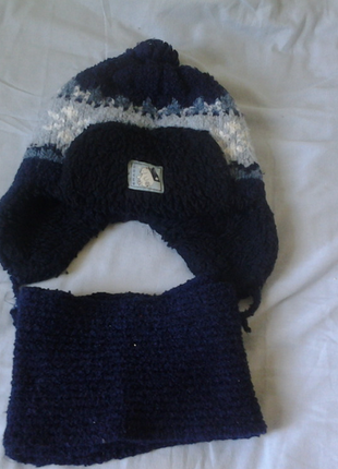 Шапка зимняя с шарфиком темно-синяя на мальчика 3-6 лет
