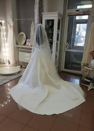 Свадебное платье атласное со шлейфом crystal design5 фото
