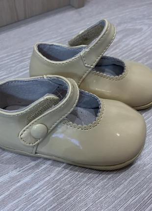 Обувь на выбор для девочки9 фото