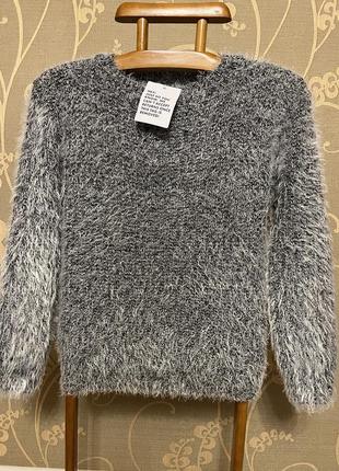 Очень красивый и стильный вязаный свитер.2 фото
