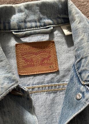 Кртка джинсовая levi’s8 фото