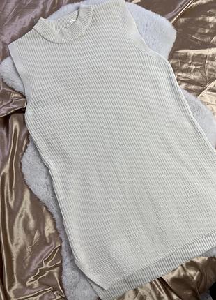 Кремовая безрукавка